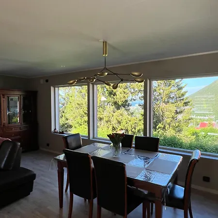 Arctic With Free Parking Apartment Tromso